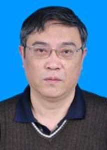 男人微笑的头像 描述已自动生成